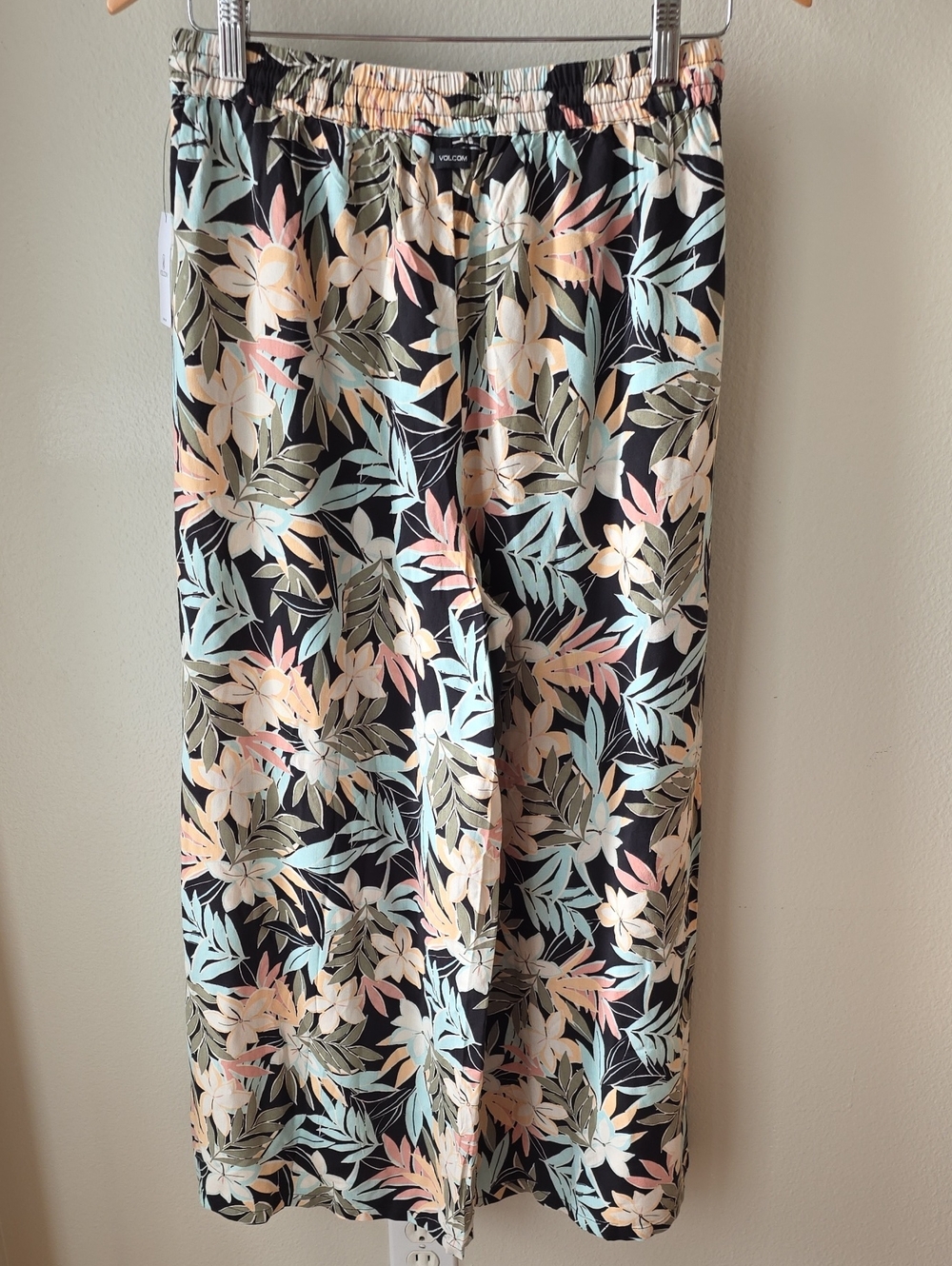 Volcom Hi Tide Wide Leg Crop Beach Pants Viscose Elastic Waist Tropical M NWT - Picture 6 of 13